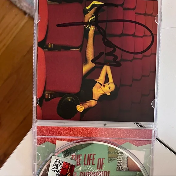 Signed Music Memorabilia Collection - Picture 6 of 10